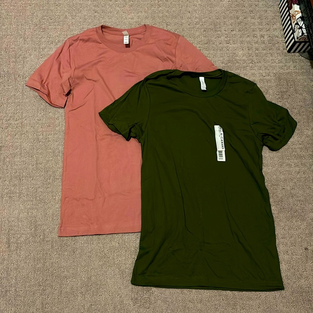 Bundle pink and green tshirts